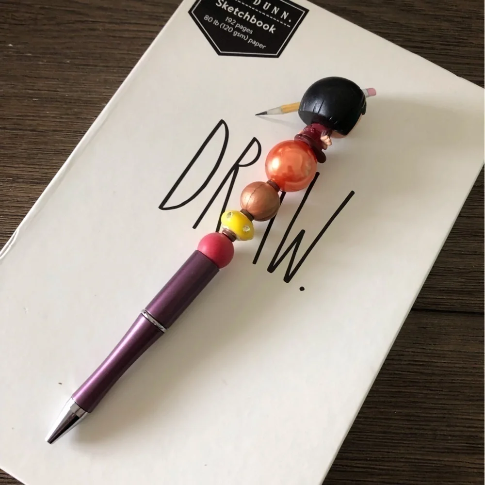 Disney Doorables: Wish: Dahlia handmade beaded pen